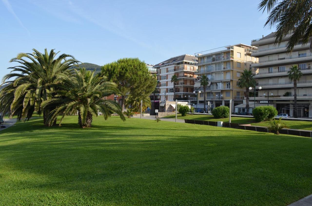 Hotel Doria Chiavari Exterior photo